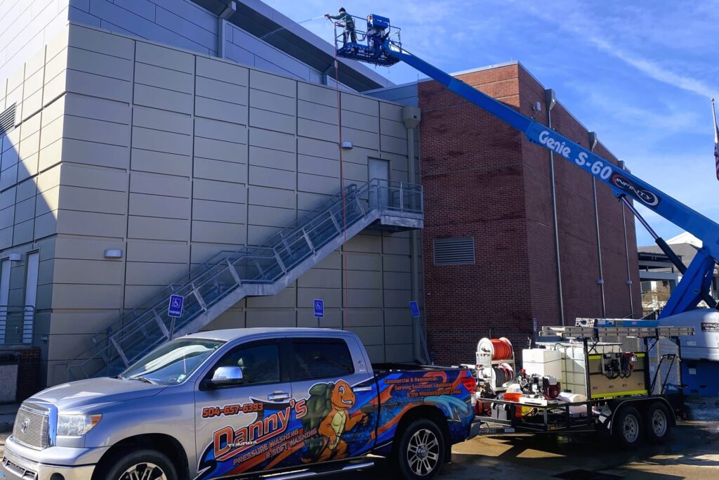 commercial pressure washing service