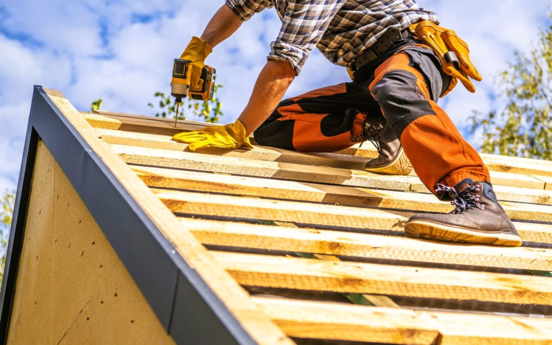 roofing-contractor-installing a roof